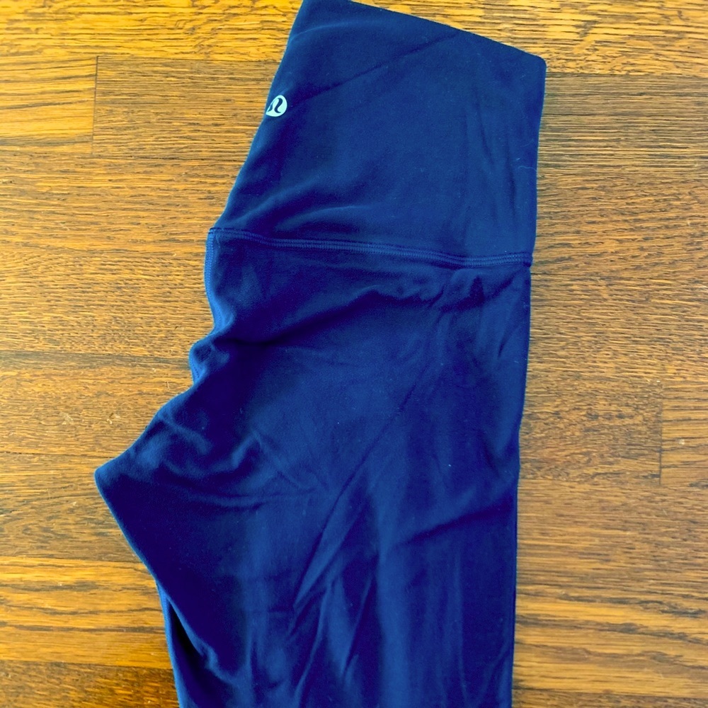 Lululemon Align cropped navy blue leggings Size 6